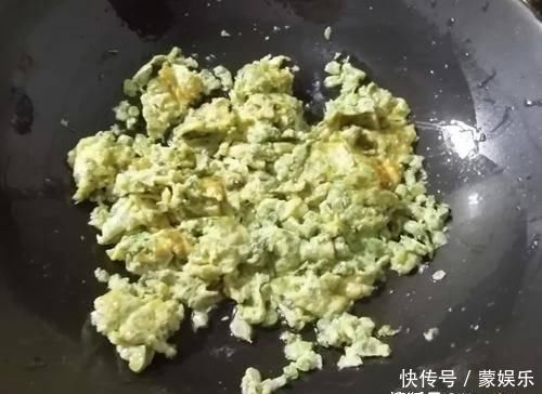 香椿炒鸡蛋,先炒香椿还是先炒蛋都错了,难怪口感不鲜美软嫩
