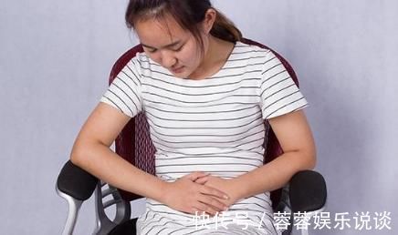 黄芪泡水|常喝黄芪泡水能“养生”，喝错也伤身，喝黄芪的禁忌都有哪些？