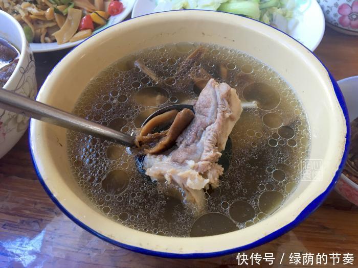 打包带|发小来家吃饭,两个人吃4菜一汤,酒足饭饱后,发小说要打包带走