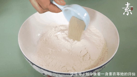 它钙是牛奶的5倍,做成馒头香软有嚼劲,孩子爱吃长高高!