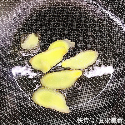 香菇焖鸡|自制香菇焖鸡，再也不用买了