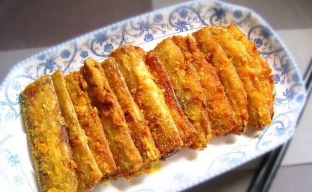 炸带鱼时，牢记这3点，炸好的带鱼又香又脆，没有一点腥味