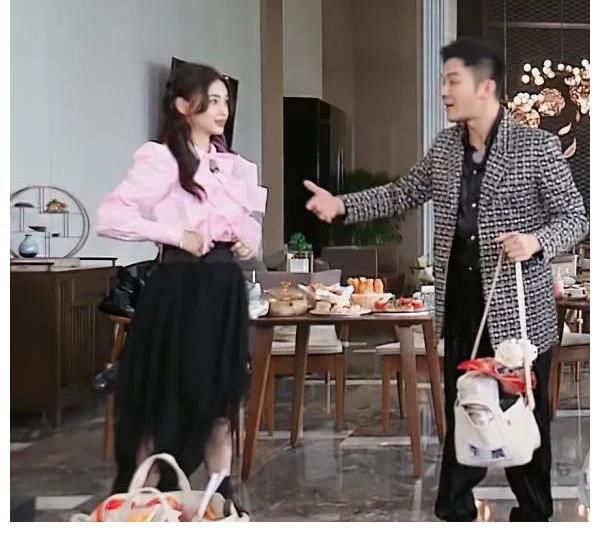 羡慕|baby早餐吃了三碗小馄饨，羡慕怎么吃都不胖的人