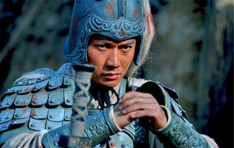赵云|此三人是关羽的干将，一人平庞德，一人力敌赵云，一人成千年谚语