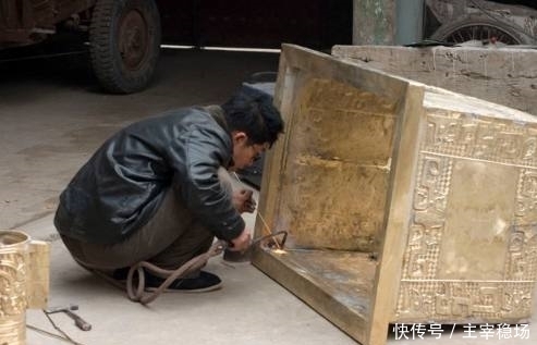如今|因警察经常找上门,他把技术教给全村人,如今成为青铜器第一村