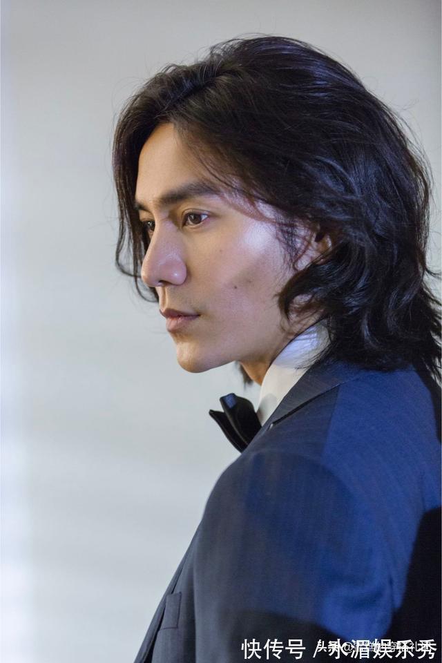 颧骨 40岁男人,尽量少留这3种“发型”!油腻显老,颜值高也hold不住