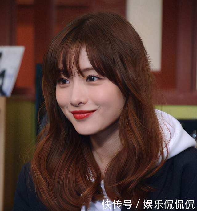 看上去阳光的女生,基本上都有这3个特征,让你比同龄人更显年轻