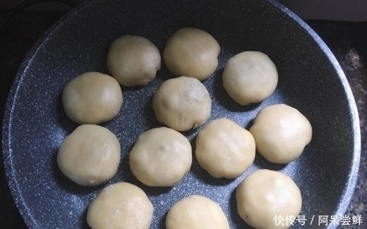 中秋月饼不用买了，教你月饼做法，一看就会，干净卫生又好吃