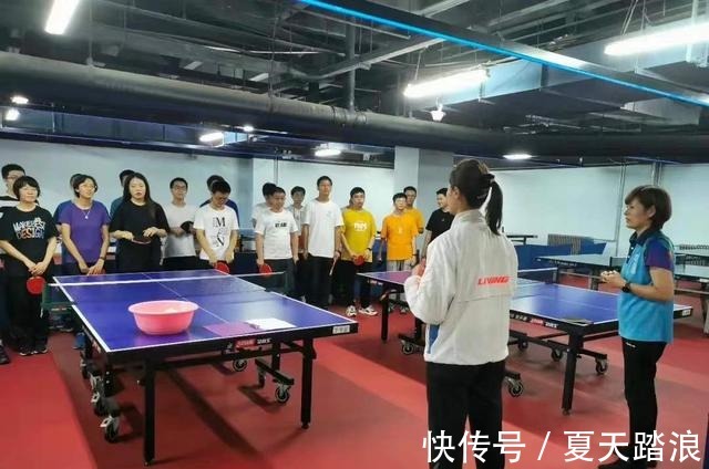 大满贯|31岁丁宁退役后恋情曝光与男生牵手逛街,甜蜜互动,粉丝送祝福