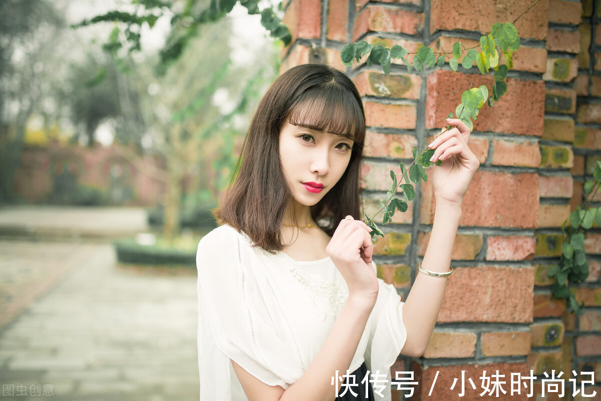 清新脱俗的美女,让人流连忘返