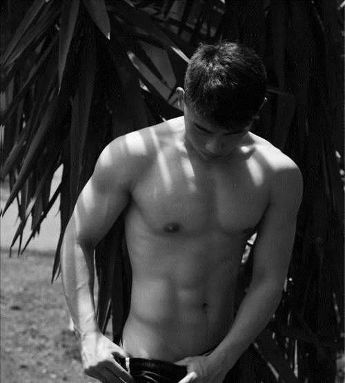 体育生|颜值高、身材棒,让人着迷的21岁大三体育生,这样的男生太有魅力