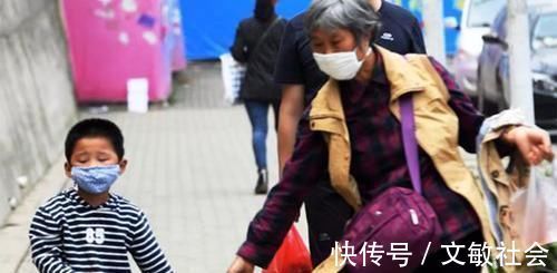 小高|长大后疏远妈妈的孩子,大都经历过三件事,妈妈年轻的习惯是祸根