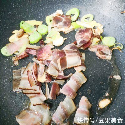 口感轻盈最适合神仙小姐姐的腊肉炒菜花