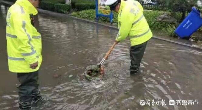 积水|做实事暖民心！临清交警收到一面特别的锦旗