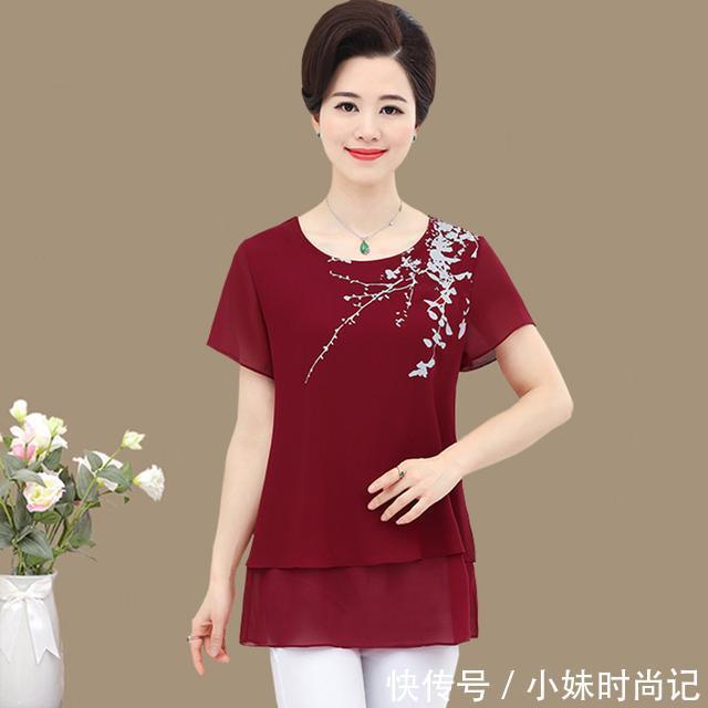 女装|一款优雅时尚的套装,清新减龄,最适合45-65岁的妈妈