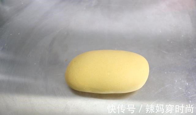 中午和老妈吃的猫耳朵,金灿灿又香又软特入味,没忍住吃了一大碗!