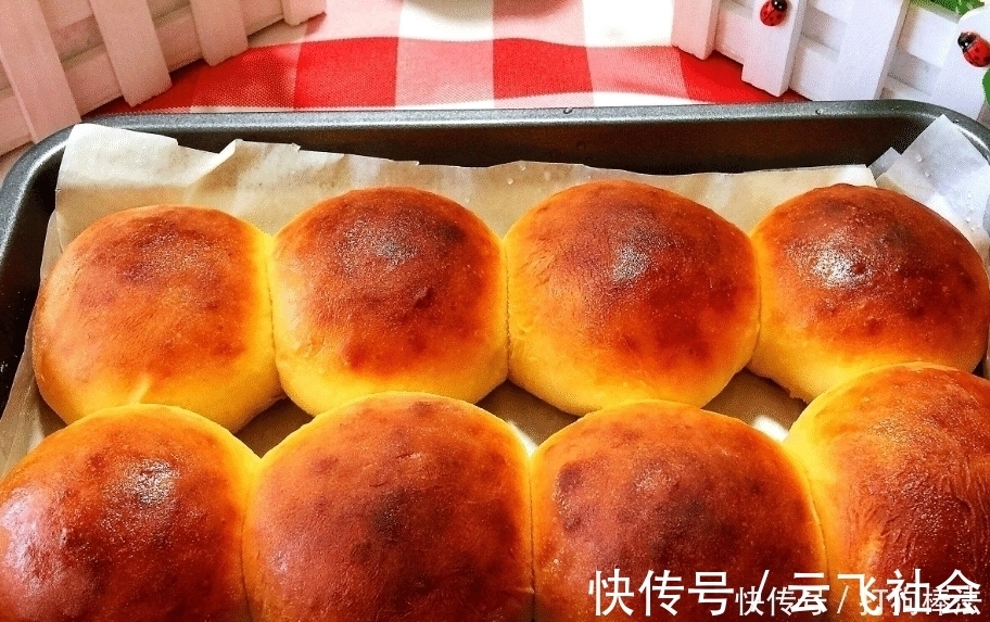 自己在家制作奶香面包，根本不用出去买早饭，钱又省了