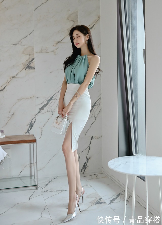 无袖裙|女神孙允珠高清时尚搭配:雅典翡翠碧蓝挂领百褶无袖裙