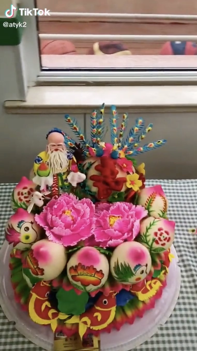 外国网友$中国面塑走红TikTok,面团七十二变惊呆外国网友