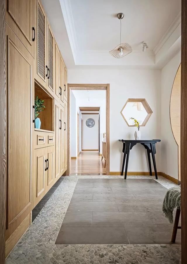 玄关柜|玄关这样设计，1㎡能当5㎡用，每天进门都会被美到！