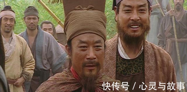 李逵!晁盖劫法场后,宋江为何突然下跪是感恩戴德还是别有用心!