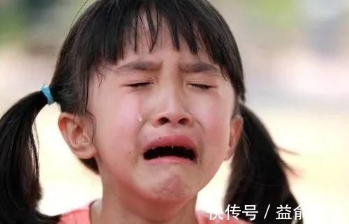 妈妈|“我不买了，妈妈别打了”，6岁女儿跪地求饶，失控的家长多可怕？