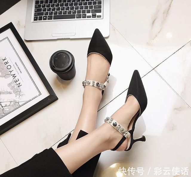 凸显|性感的细高跟鞋跟设计，凸显时尚气息