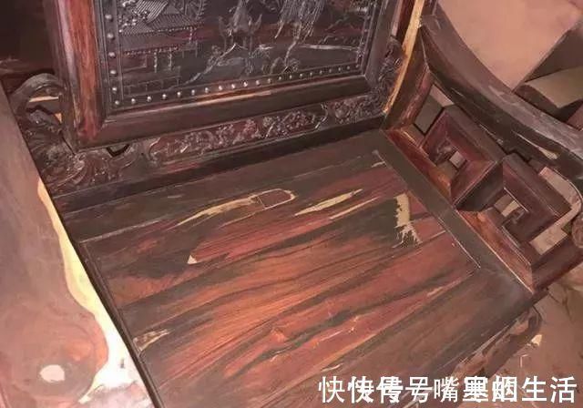 中式|红木家具怎么买？据说花8万买了这套大红酸枝沙发，一刮磨当场傻眼！
