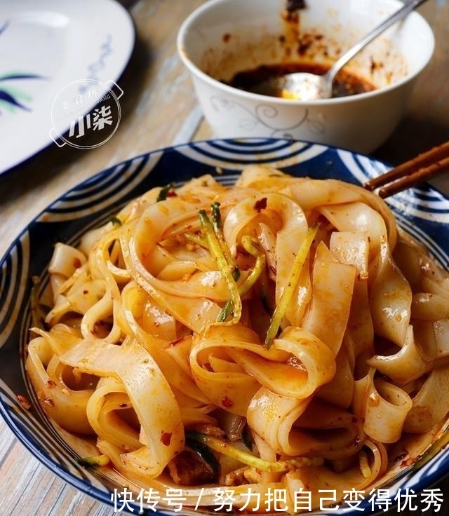 想吃凉皮不用买了，教最简单做法，不用洗面，劲道爽滑张张透亮