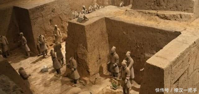 马俑中间有一道土墙,里面到底藏着什么东西看完涨知识了!