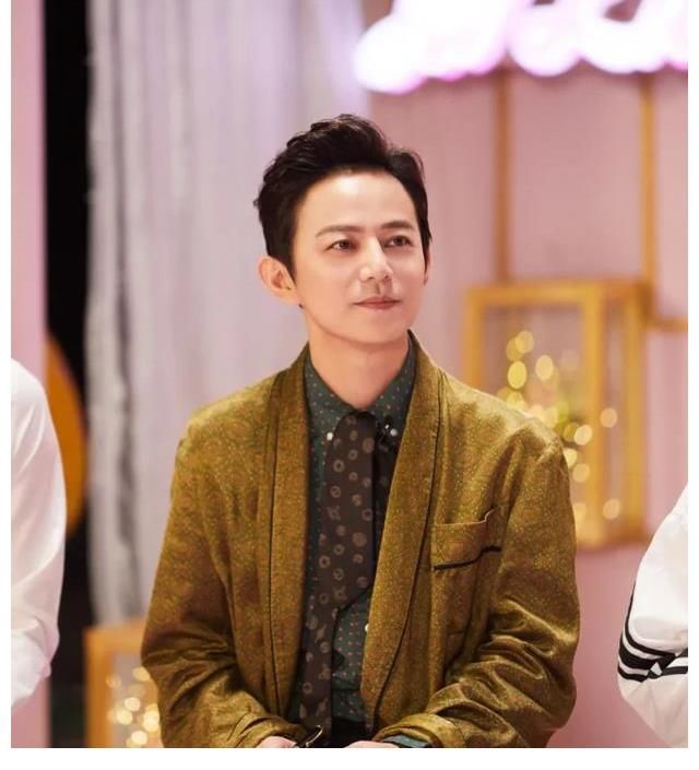 快樂家族更名《你好星期六》1月1日開播！搭檔主持人只剩何炅1人