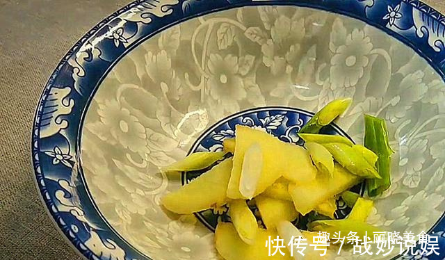 鸡肉|炖鸡汤,切记“三放”“三不放”的小窍门,汤鲜味美,好喝无腥味