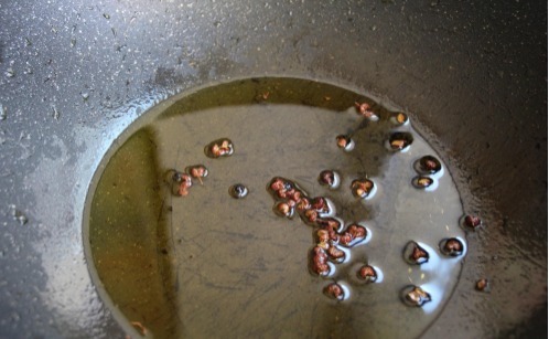 水泡发粉条|餐馆炒粉条爽滑好吃,在家炒就粘锅,原来是我们少做了这一步骤