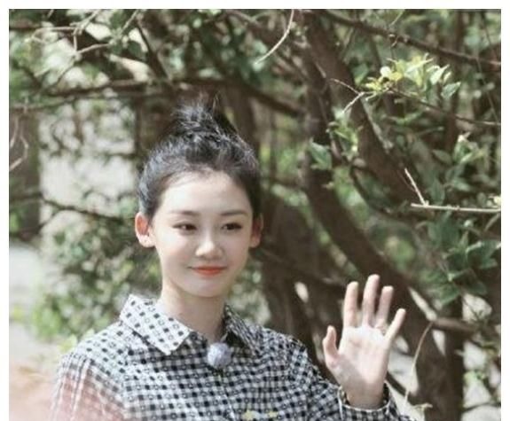 路透社|跑男首期未播撕名牌，苗苗被李晨拐跑？孤獨鄭愷公交追妻