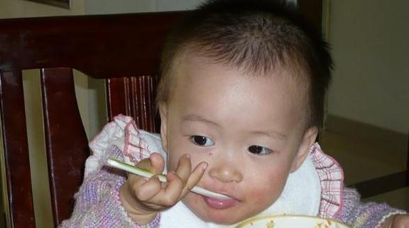 李大夫|65岁儿科大夫研究积食40余年,提醒:3物易致脾胃虚弱,要少吃