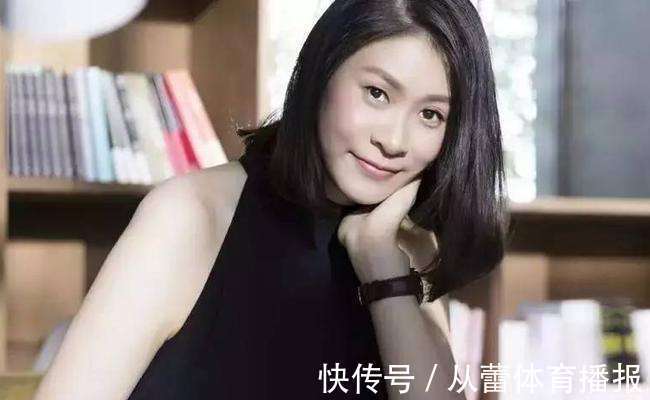 文学作品|女排名将赵蕊蕊,身高1米97,退役转型成作家,年近40依旧单身