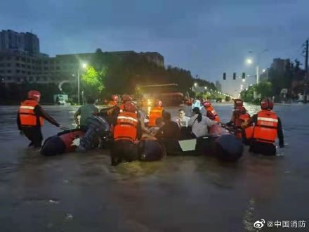 中牟县|湖北消防营救郑州中牟县128名被困群众