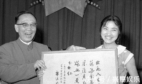 巨作$郭沫若鲜为人知的8幅书法巨作,笔墨鸾飘凤泊,堪称登峰造极之作