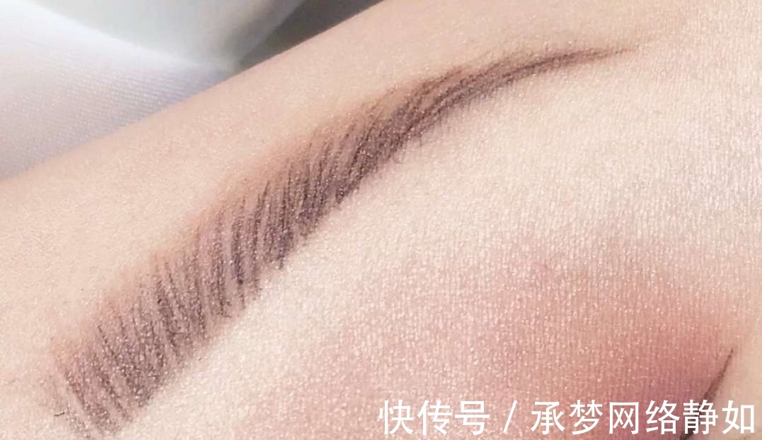 眉笔|为什么不建议女人“纹眉”?听内行人分析完了,很庆幸自己没跟风