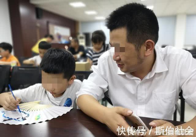 穷养儿|家有男孩的,父母在这3方面越“舍得”,孩子将来越有出息