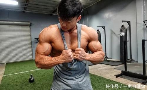 重量|健身男孩太壮了，穿上衣服都藏不住，怎么做到穿衣显瘦、脱衣有肉
