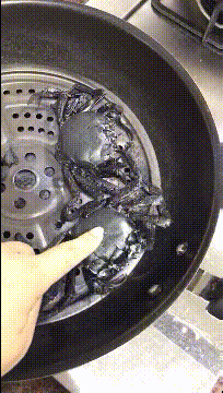 |搞笑GIF趣图:这货也能上地铁?