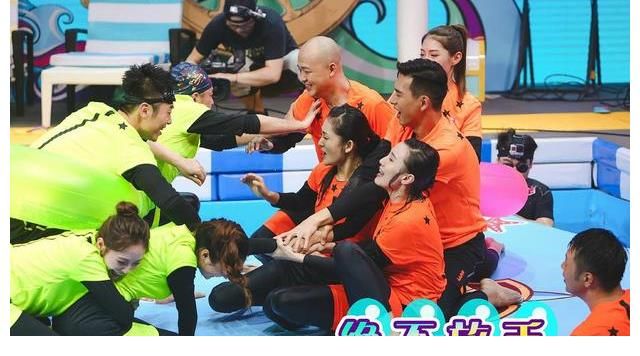 多档卫视综艺遭整改,《追光吧》延迟播出,网友:改得好