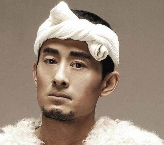 从“草根歌手”到郭兰英爱徒,从当红明星到万人唾骂,阿宝怎么了