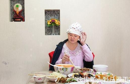 女人|为什么中国女人生完孩子必须坐月子,而外国女人却可以喝冰水?