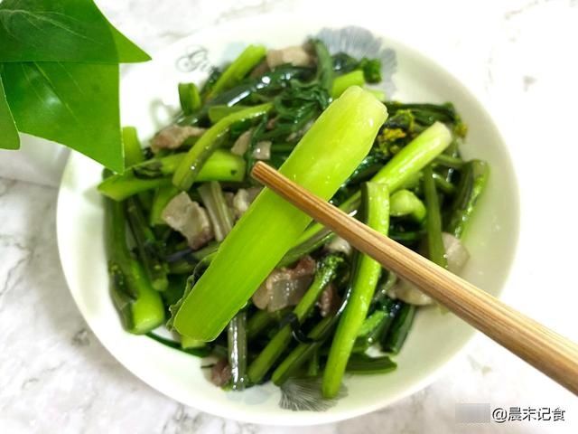 秋天这菜正当季，8元一斤，脆爽可口营养极高比肉香，贵点也值得