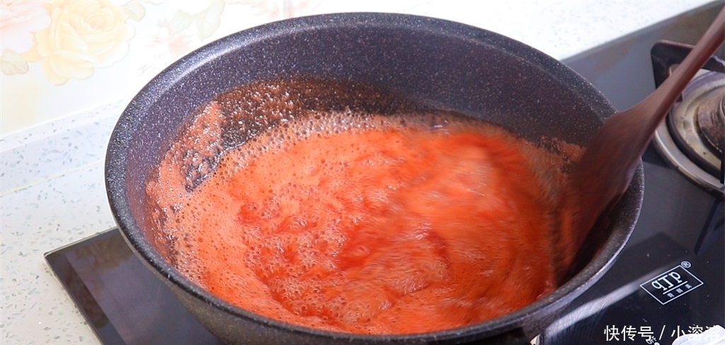 3个西红柿加1碗芝麻,教你简单又好吃的做法,出锅老公连吃5个