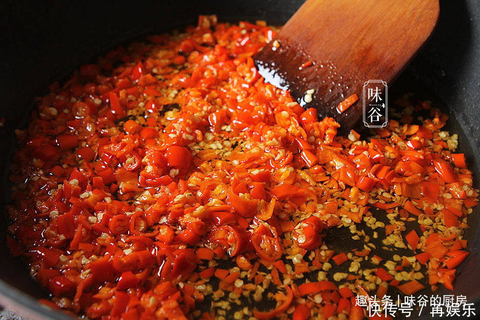 在家自制拌饭酱,做1次能吃大半年,耐存放,拌饭拌面炒菜都好吃