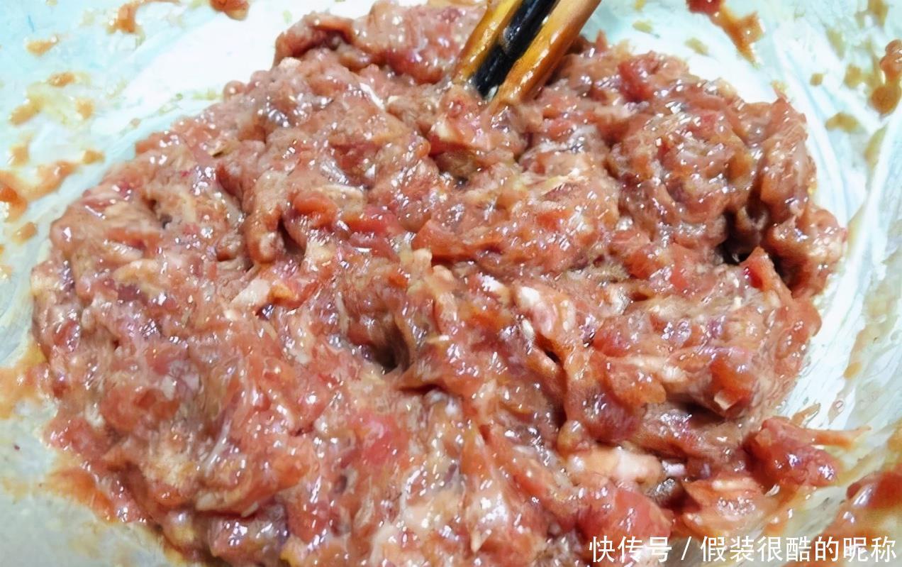 过年调饺子馅,懂得加“2样”,饺子做好喷香入味,咬一口流汁