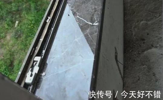 缝隙|家里装修,老师傅擅自在窗台石上留个小耳朵,还说好处真多,晒晒